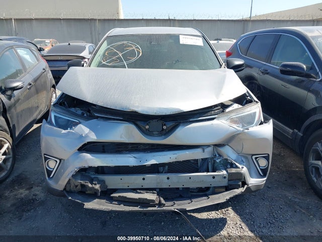 Toyota RAV4 LE 2018 2T3ZFREV4JW443974 Image 12