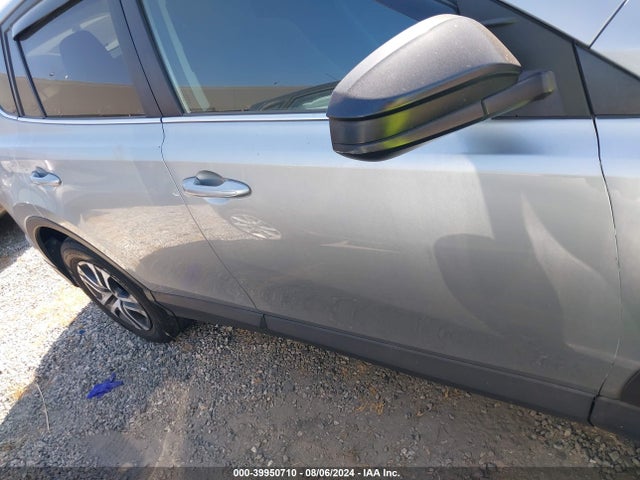 Toyota RAV4 LE 2018 2T3ZFREV4JW443974 Image 13