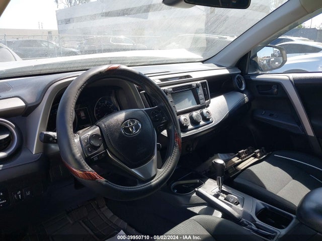 Toyota RAV4 LE 2018 2T3ZFREV4JW443974 Image 17