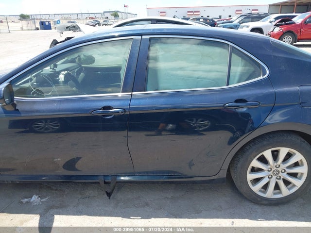 Toyota CAMRY LE 2018 JTNB11HK5J3010701 Image 14