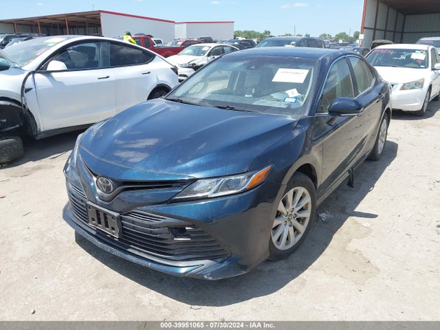 Toyota CAMRY LE 2018 JTNB11HK5J3010701 Image 2