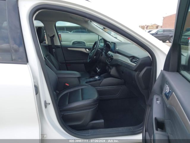 1FMCU0H63NUB44258 Ford ESCAPE SEL