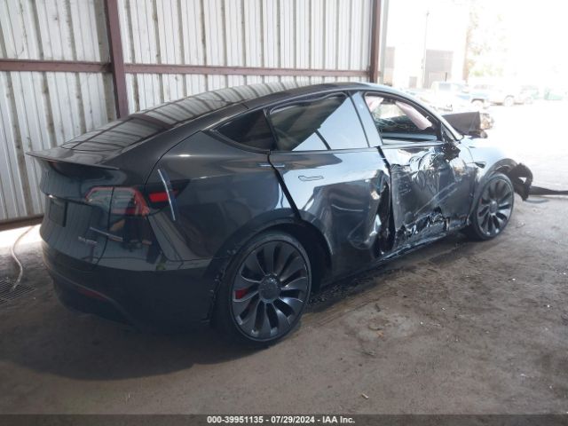 2024 TESLA MODEL Y 7SAYGDEF0RF049445 Photo 3