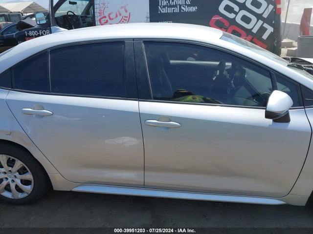 Toyota COROLLA LE 2022 5YFEPMAE5NP305378 Image 14