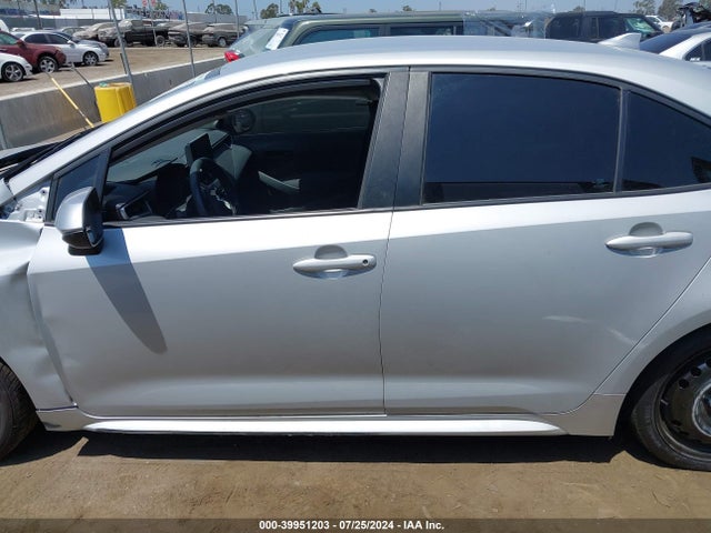 Toyota COROLLA LE 2022 5YFEPMAE5NP305378 Image 15