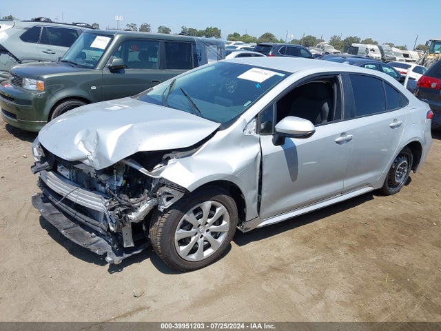 Toyota COROLLA LE 2022 5YFEPMAE5NP305378 Image 2