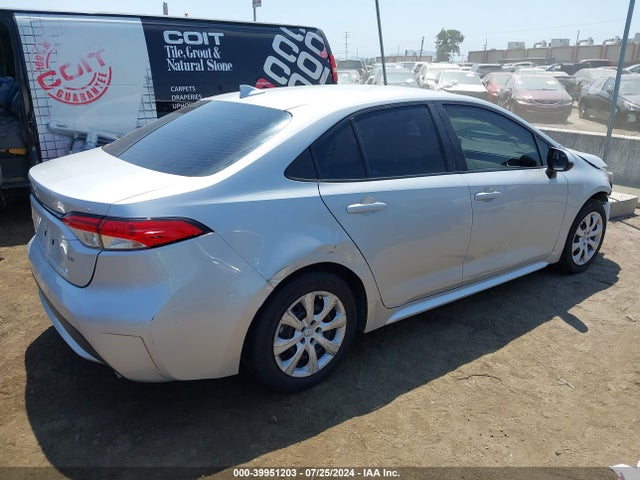 Toyota COROLLA LE 2022 5YFEPMAE5NP305378 Image 4