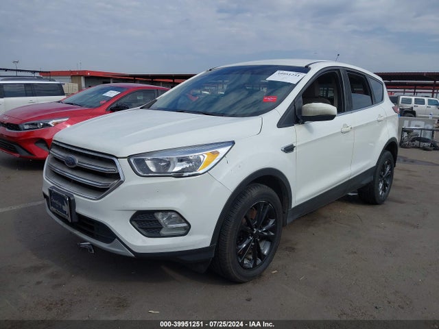Ford ESCAPE SE 2019 1FMCU9GDXKUA21587 Image 2