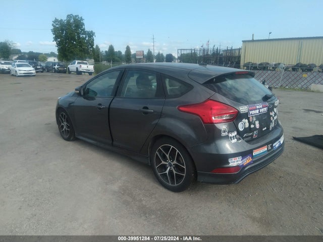 Ford FOCUS SE 2016 1FADP3K2XGL275130 Image 3
