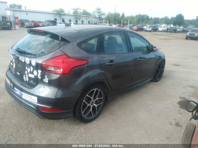 Ford FOCUS SE 2016 1FADP3K2XGL275130 Image 4