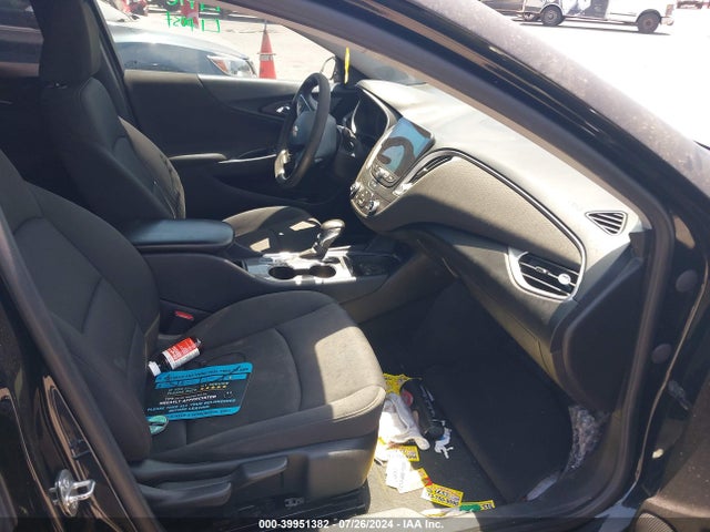 1G1ZC5ST8MF056489 Chevrolet Malibu Fwd 1fl
