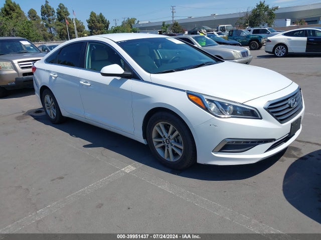 Hyundai SONATA SE 2015 5NPE24AF9FH026795 Image 1