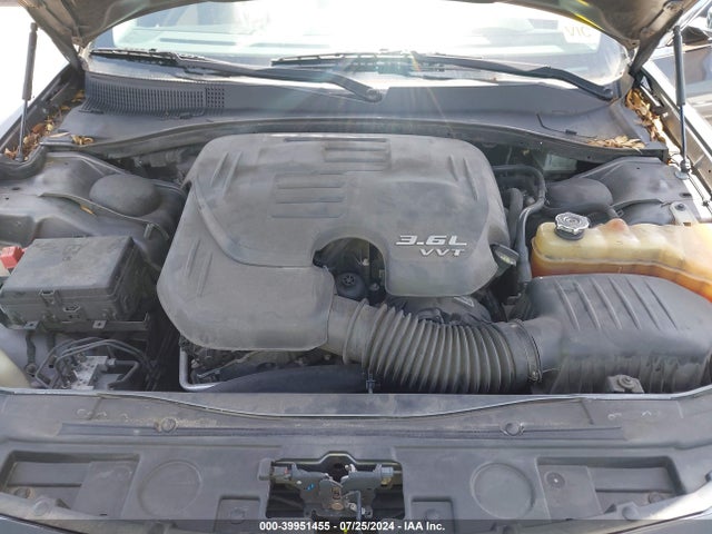 Chrysler 300 Limited Awd 2018 2C3CCAKG9JH160271 Image 10