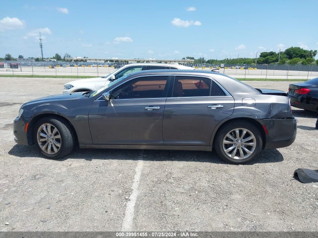 2C3CCAKG9JH160271 Chrysler 300 Limited Awd