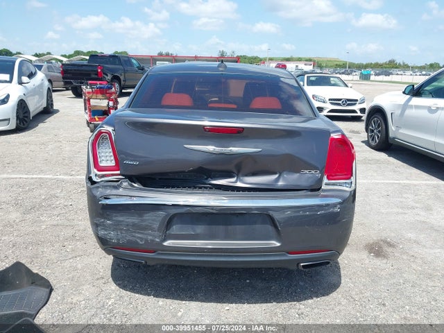 2C3CCAKG9JH160271 Chrysler 300 Limited Awd
