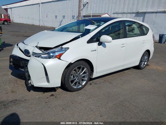 Toyota Prius V Five/four/three/two 2017 JTDZN3EU1HJ067833 Image 2