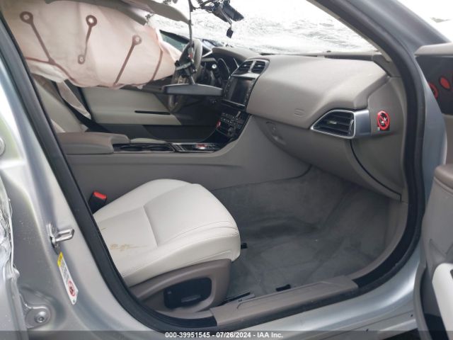 SAJAR4BG5HA964810 Jaguar Xe 25t