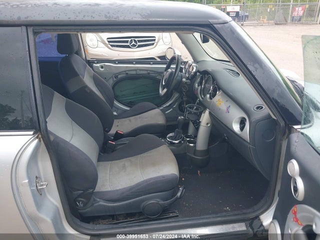 2005 MINI COOPER WMWRC33495TJ67555 Photo 4