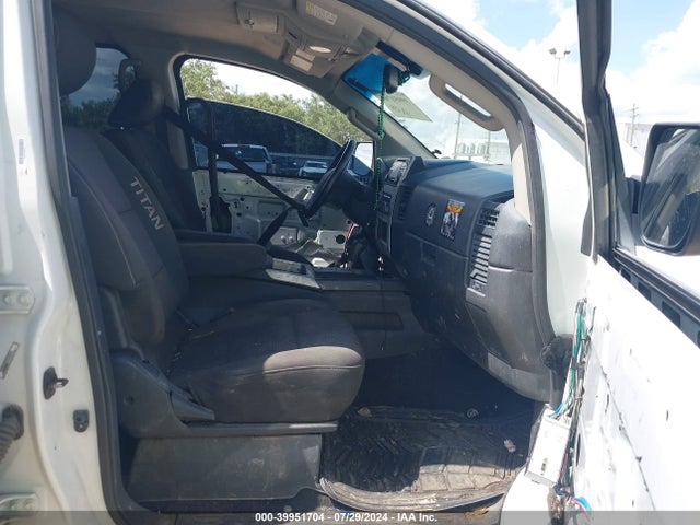 Nissan Titan Pro-4x 2014 1N6BA0EC1EN513175 Image 5