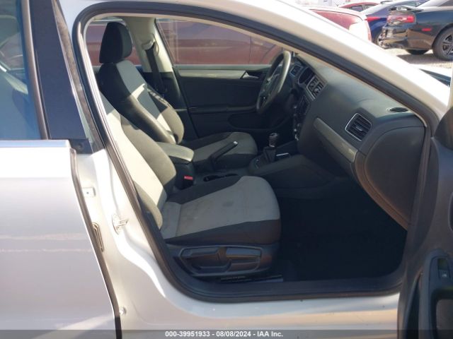 3VW167AJ9HM269381 Volkswagen Jetta 1.4t S