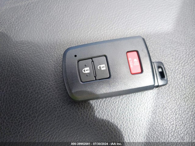 Toyota Prius V Five/four/three/two 2017 JTDZN3EU5HJ074333 Image 11