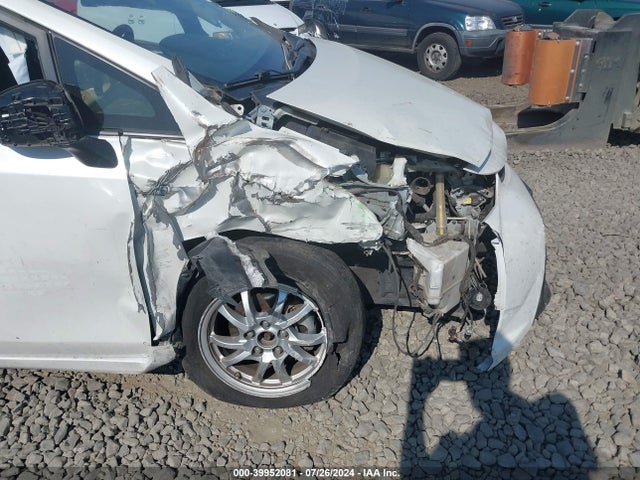 Toyota Prius V Five/four/three/two 2017 JTDZN3EU5HJ074333 Image 6