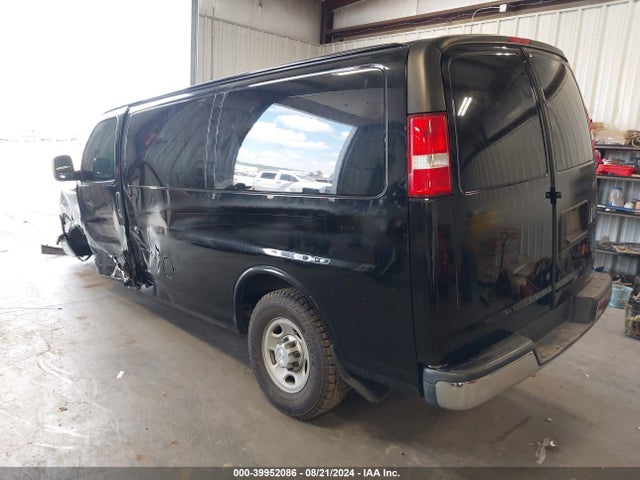 Chevrolet Express 2500 Work Van 2017 1GCWGAFF7H1140527 Image 3