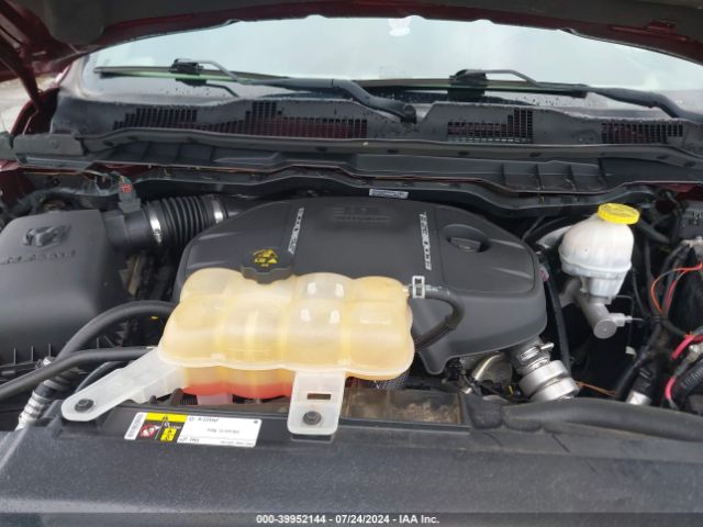 1C6RR7NM9JS336194 RAM 1500 Laramie  4x4 5'7 Box