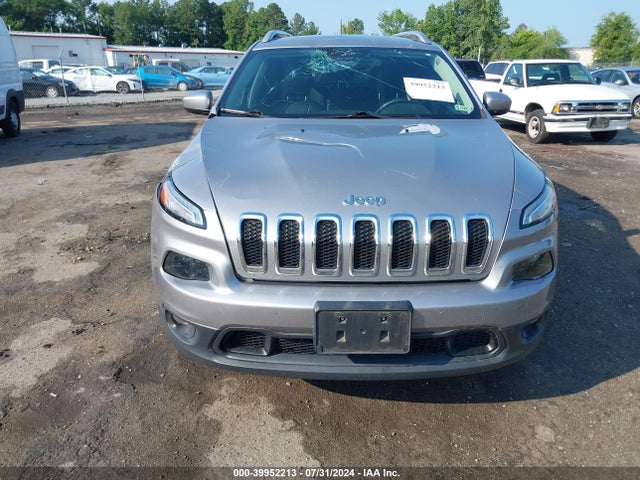 1C4PJMCS9HD213923 Jeep Cherokee Latitude 4x4