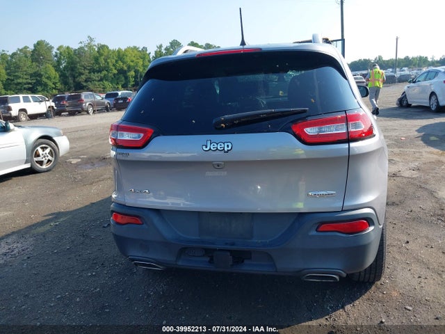 1C4PJMCS9HD213923 Jeep Cherokee Latitude 4x4