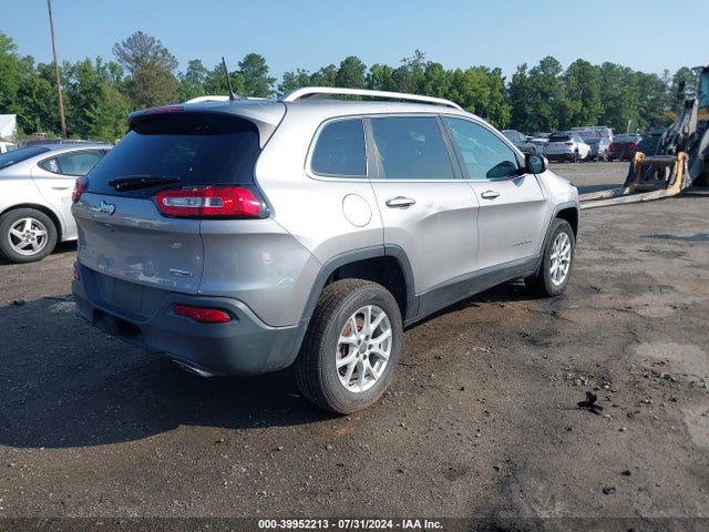 1C4PJMCS9HD213923 Jeep Cherokee Latitude 4x4