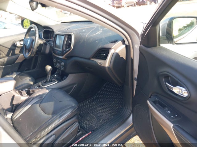 1C4PJMCS9HD213923 Jeep Cherokee Latitude 4x4