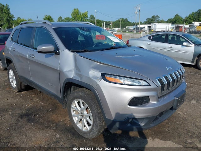 1C4PJMCS9HD213923 Jeep Cherokee Latitude 4x4