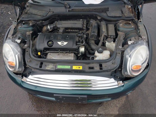 2010 MINI COOPER WMWMF3C59ATZ65798 Photo 9