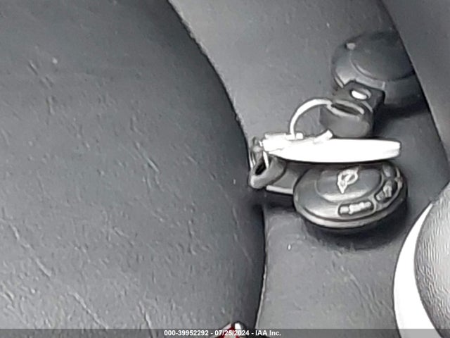 2010 MINI COOPER WMWMF3C59ATZ65798 Photo 10