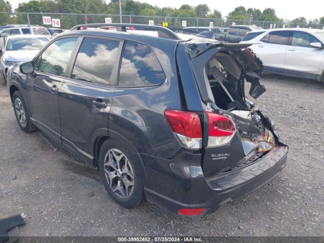 JF2SKAEC3KH537608 Subaru Forester Premium