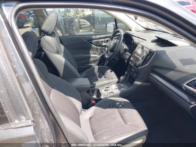 JF2SKAEC3KH537608 Subaru Forester Premium