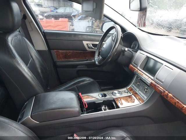 2009 JAGUAR XF SAJWA06B39HR19054 Photo 4