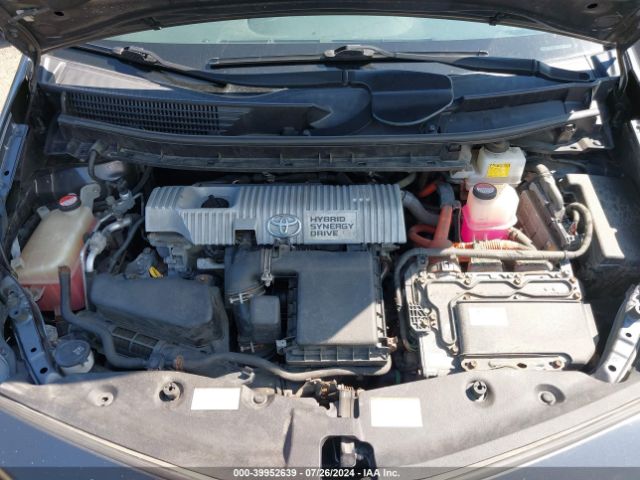 JTDZN3EU4FJ038713 Toyota Prius V Three