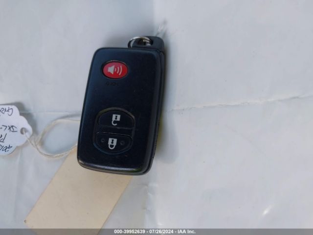 JTDZN3EU4FJ038713 Toyota Prius V Three