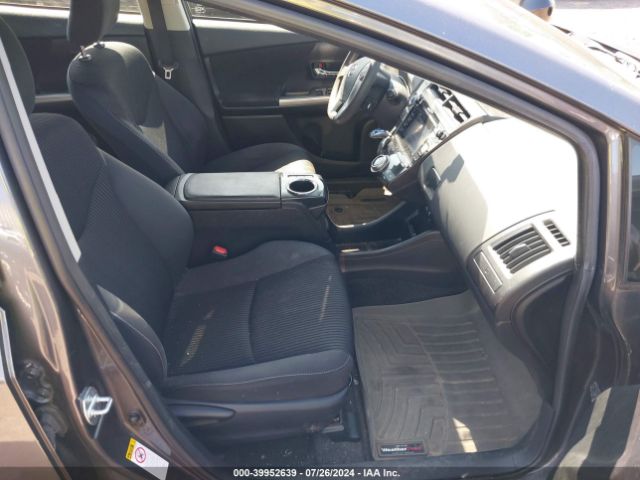 JTDZN3EU4FJ038713 Toyota Prius V Three