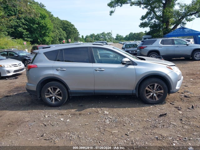 Toyota Rav4 Xle 2017 2T3RFREVXHW662013 Image 13