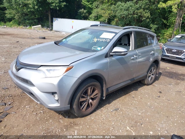 Toyota Rav4 Xle 2017 2T3RFREVXHW662013 Image 2