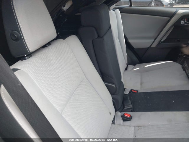 Toyota Rav4 Xle 2017 2T3RFREVXHW662013 Image 8