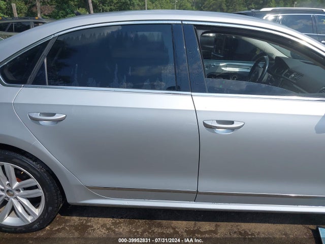 1VWGT7A37HC046763 Volkswagen Passat 1.8t Se