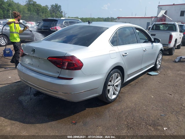 1VWGT7A37HC046763 Volkswagen Passat 1.8t Se