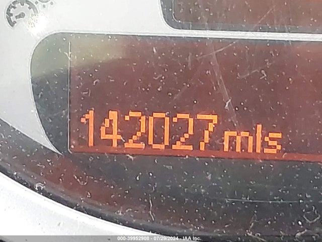 2008 MINI COOPER CLUBMAN WMWML33588TJ47191 Photo 6