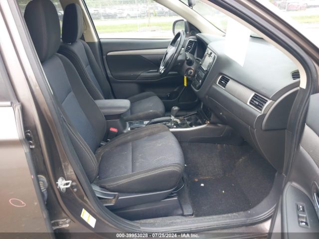 JA4AZ2A39HZ068099 Mitsubishi Outlander Es