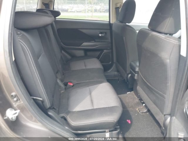 JA4AZ2A39HZ068099 Mitsubishi Outlander Es