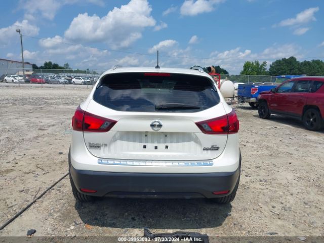 JN1BJ1CP8HW034431 Nissan Rogue Sport Sl